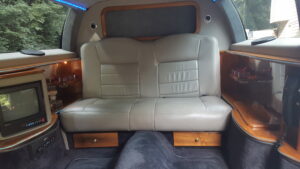 This shows the interior of the gray 6 Pak Limousine