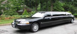 9 Passenger Lincoln Limo Exterior view